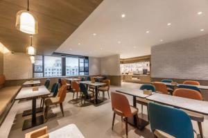 Εστιατόριο ή άλλο μέρος για φαγητό στο Hanting Premium Hotel Shanghai West Yingao Road Subway Station