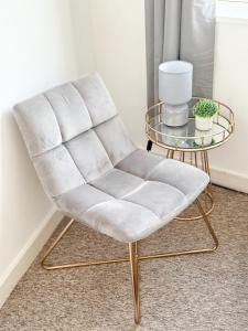 Fotografie z fotogalerie ubytování Stylish 2-Bed Apartment in Central Bolton v destinaci Bolton