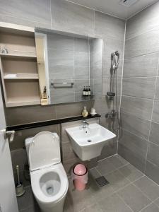 Koupelna v ubytování 뚠하우스3