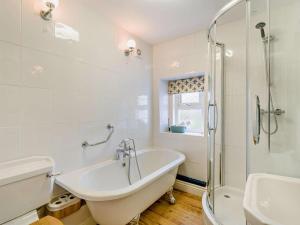 Un baño de 4 Bed in Bassenthwaite 95739 20 fotos más