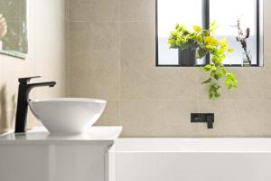 Φωτογραφία από το άλμπουμ του Charming Guildford Retreat - Bright Double Room Close to Green Spaces & Local Eats - Shared Bathroom σε Holroyd