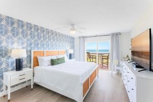 Una cama o camas en una habitación de Spanish Main 245 fotos más