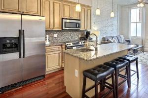 Kuchyň nebo kuchyňský kout v ubytování Above Broughton St 3015B