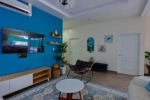 TV a/nebo společenská místnost v ubytování Casa en puntaleona Condomio Bambu