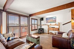 Χώρος καθιστικού στο The Dogfish Dive Den!