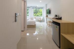 Μια τηλεόραση ή/και κέντρο ψυχαγωγίας στο Ao Nang CheapPer Hotel