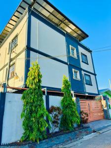 Το κτήριο όπου στεγάζεται  το διαμέρισμα