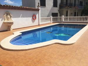 The swimming pool at or close to Hotel Bon Lloc