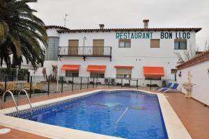 The swimming pool at or close to Hotel Bon Lloc