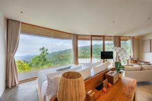 Μια τηλεόραση ή/και κέντρο ψυχαγωγίας στο Asahan Munduk Cabin