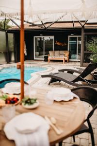 Bazén v ubytování The Gypsea Sol nebo v jeho okolí