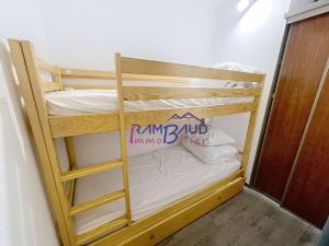 Gallery image of Studio Cabine Rénové - 4 Couchages - Centre de Valloire - FR-1-854-46 in Valloire