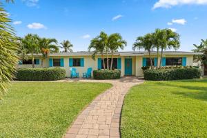 Κήπος έξω από το 308 Formosa Drive