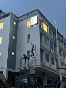 Το κτήριο όπου στεγάζεται  το ξενοδοχείο