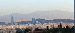 Γενική θέα στο βουνό ή θέα στο βουνό από  αυτό το δωμάτιο σε οικογενειακή κατοικία