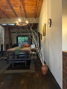 Φωτογραφία από το άλμπουμ του Ecological Rancho house con piscina cerca al Río & Billar 