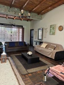 Χώρος καθιστικού στο Ecological Rancho house con piscina cerca al Río & Billar +61 φωτογραφίες