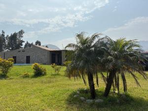 Κήπος έξω από το Ecological Rancho house con piscina cerca al Río & Billar