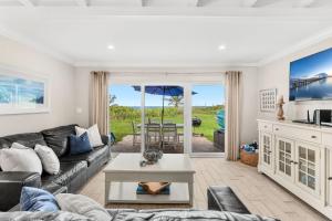 Posezení v ubytování 1045 Wave Crest Avenue