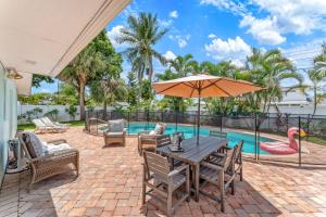 Bazén v ubytování 1109 Seminole Dr nebo v jeho okolí