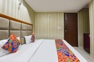 Giường trong phòng chung tại Hotel Bullat Stays