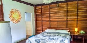 Postel nebo postele na pokoji v ubytování Affordable shack