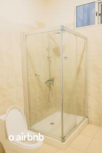 Koupelna v ubytování Affordable Spacious Apartment in Kinshasa, Limete Resit