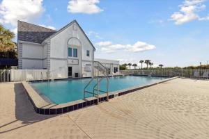 Bazén v ubytování The Villages of Seaport 144 nebo v jeho okolí