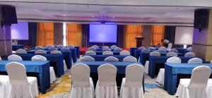 El área de trabajo o centro de convenciones de Qingdao Likelai Garden Hotel