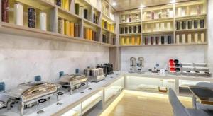 ein Zimmer mit aastery ... in der Unterkunft Echarm Hotel Kunming Railway Station Huancheng South Road Metro Station in Kunming