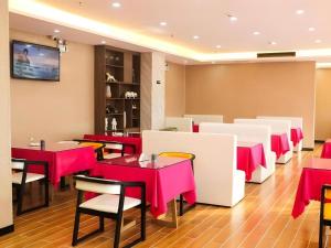 Posezení v ubytování GreenTree Inn Shanxi Linfen Huozhou High-Speed Railway Station