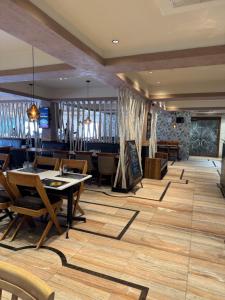 Posezení v ubytování Ceylon Bake House Woodland Junction Ernakulam