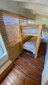 Ένα ή περισσότερα κρεβάτια σε δωμάτιο στο Large 2-room apartment with private garage