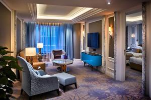 Χώρος καθιστικού στο Grand Emperor Hotel