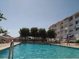 Bazén v ubytovaní Apartment Aloha Sitges alebo v jeho blízkosti