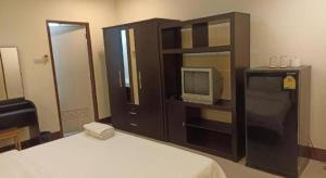 Kuchyň nebo kuchyňský kout v ubytování Iyara Hotel Nongkhai