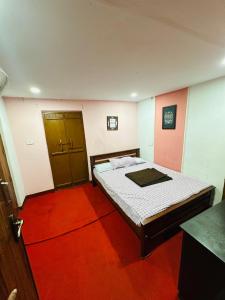 Ένα ή περισσότερα κρεβάτια σε δωμάτιο στο AD's Eco Bunker