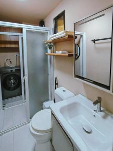 Ένα μπάνιο στο Condo Near Mactan Cebu Airport