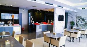 Posezení v ubytování Jinjiang Inn Qianan Middle Yanshan Road Branch