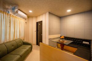 Nhà bếp/bếp nhỏ tại Koramangala seasonssuites