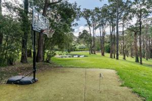 Κήπος έξω από το Woodland Sanctuary - Mini Golf, Fire Pit, Wineries