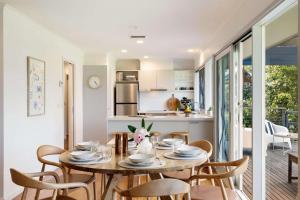 Η κουζίνα ή μικρή κουζίνα στο Woodland Sanctuary - Mini Golf, Fire Pit, Wineries +28 φωτογραφίες