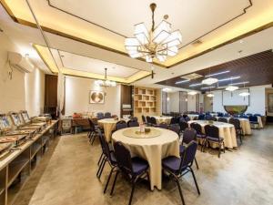 Restaurace v ubytování GreenTree Inn Anhui Hefei South Railway Station Damo Sqaure Business Hotel