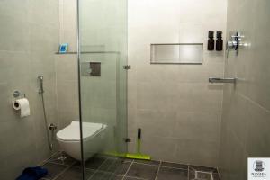 Koupelna v ubytování Navaya Residence + 17 fotografií