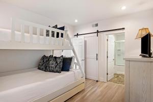 Ένα ή περισσότερα κρεβάτια σε δωμάτιο στο WS5127: 5127 Windswept