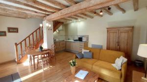 Χώρος καθιστικού στο Gite Charles de Castres