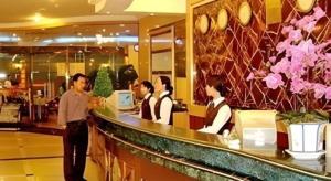 Μέλη του προσωπικού του Out Sky Hotel