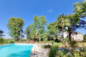 Πισίνα στο ή κοντά στο Gite Charles de Castres +5 φωτογραφίες