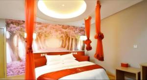 Postel nebo postele na pokoji v ubytování Thank Inn Hotel He'nan Xuchang Railway Station Qiyi Road Caowei Ancient Town