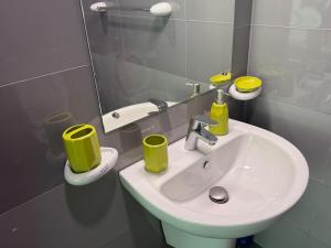 Koupelna v ubytování Seaside Escape Ocean Views Uswetakeiyawa + 9 fotografií